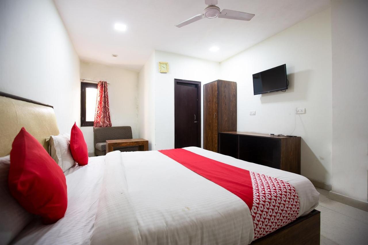 Oyo 44174 Hotel Mid Town Prime Harthala Zewnętrze zdjęcie