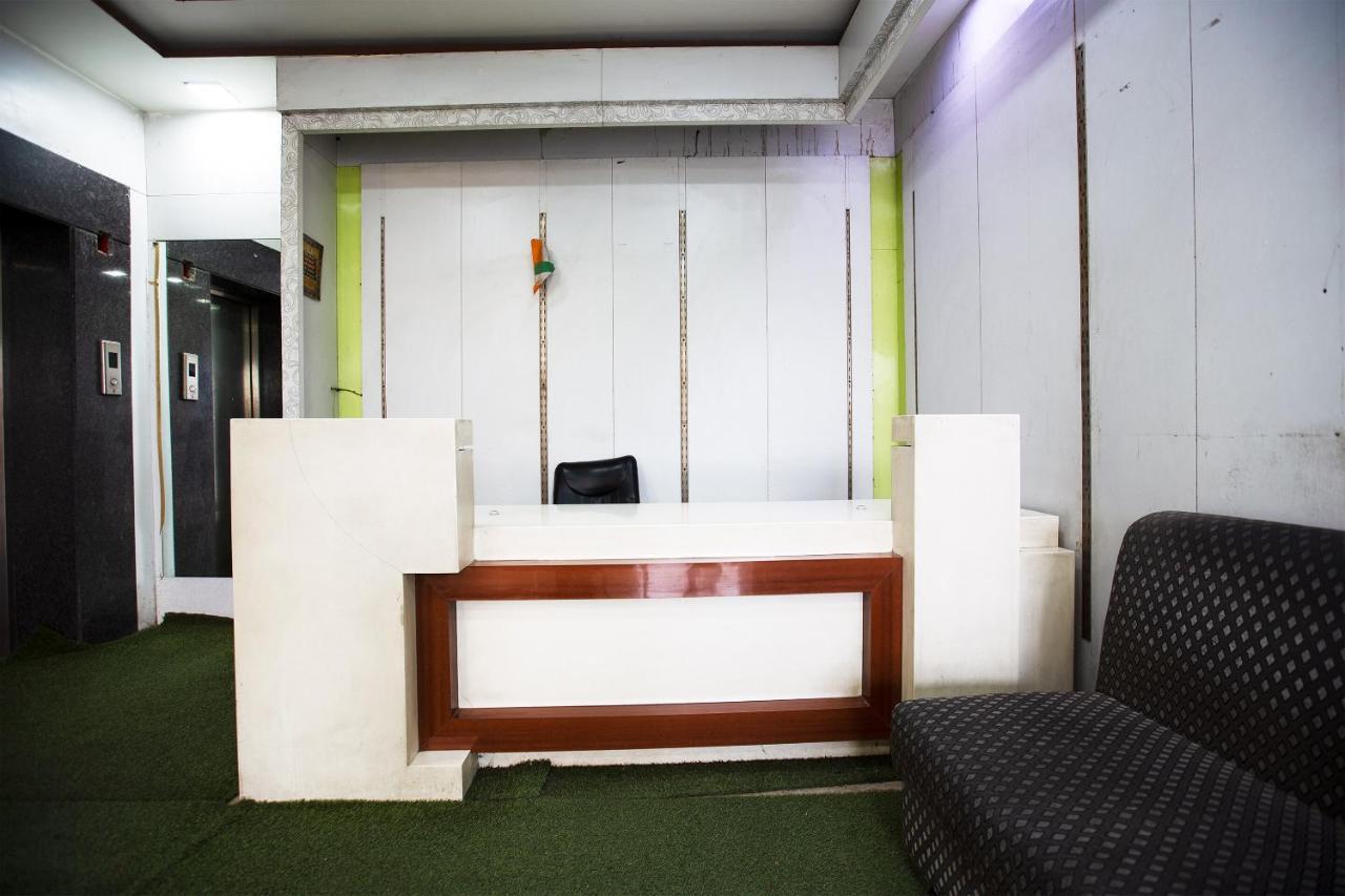 Oyo 44174 Hotel Mid Town Prime Harthala Zewnętrze zdjęcie