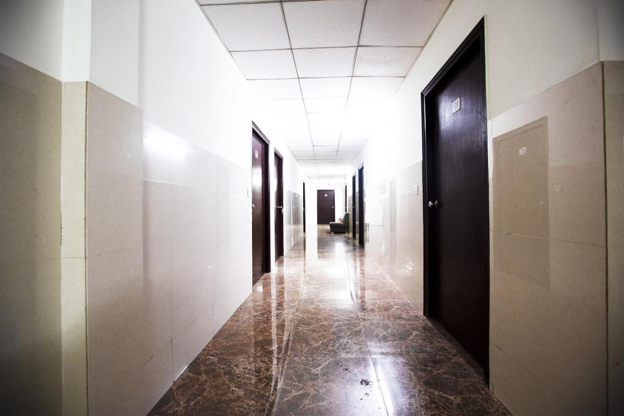 Oyo 44174 Hotel Mid Town Prime Harthala Zewnętrze zdjęcie