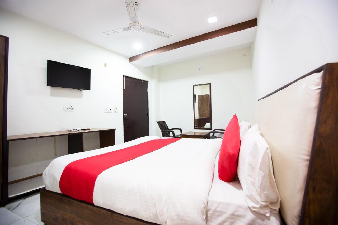Oyo 44174 Hotel Mid Town Prime Harthala Zewnętrze zdjęcie