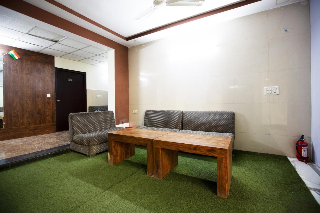 Oyo 44174 Hotel Mid Town Prime Harthala Zewnętrze zdjęcie
