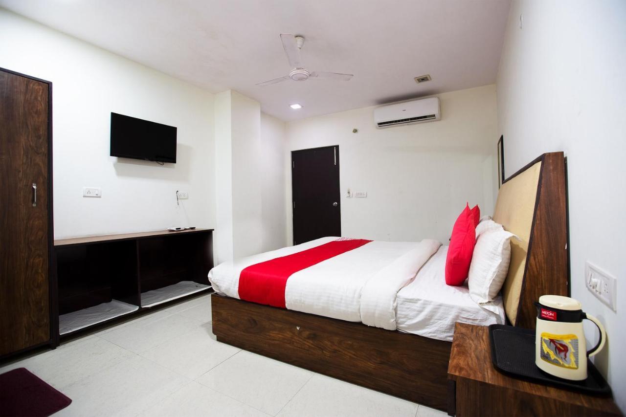 Oyo 44174 Hotel Mid Town Prime Harthala Zewnętrze zdjęcie