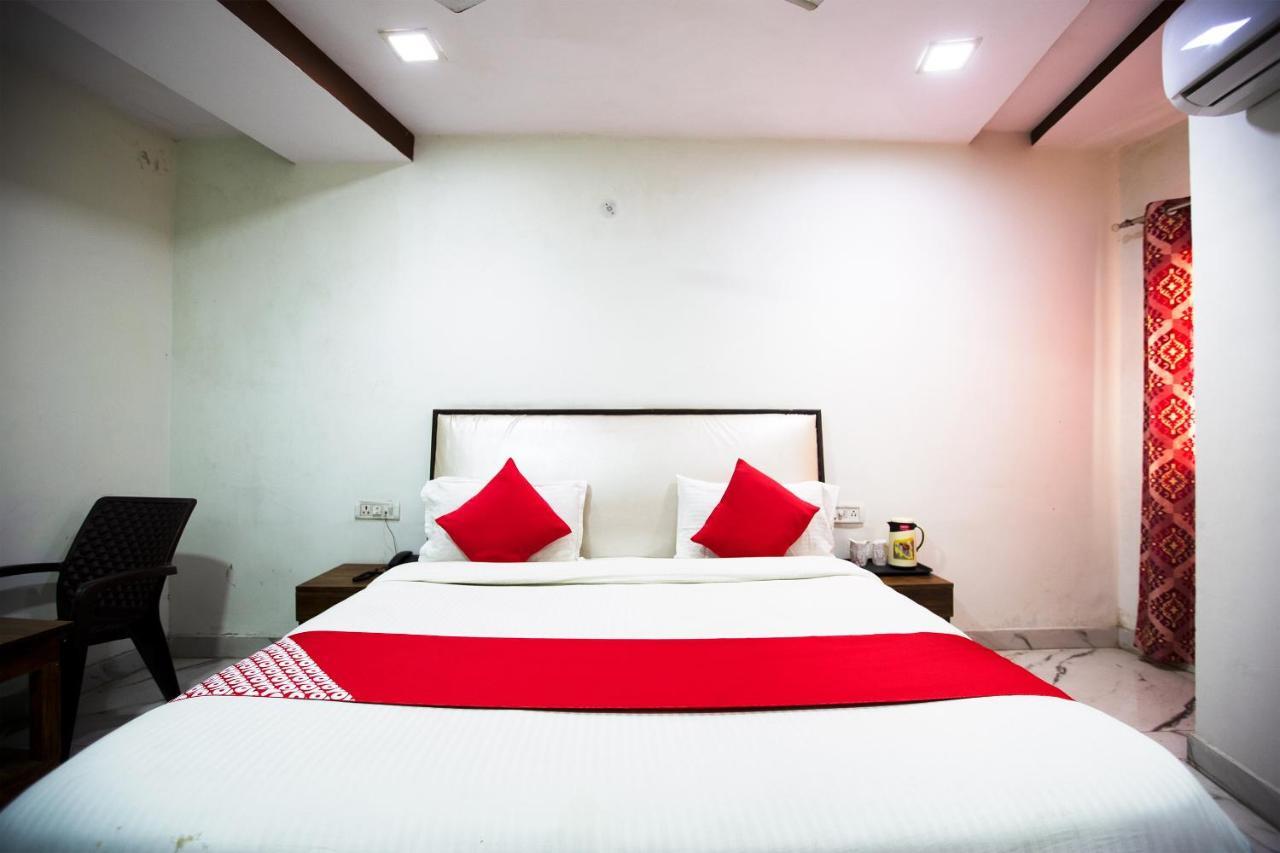 Oyo 44174 Hotel Mid Town Prime Harthala Zewnętrze zdjęcie