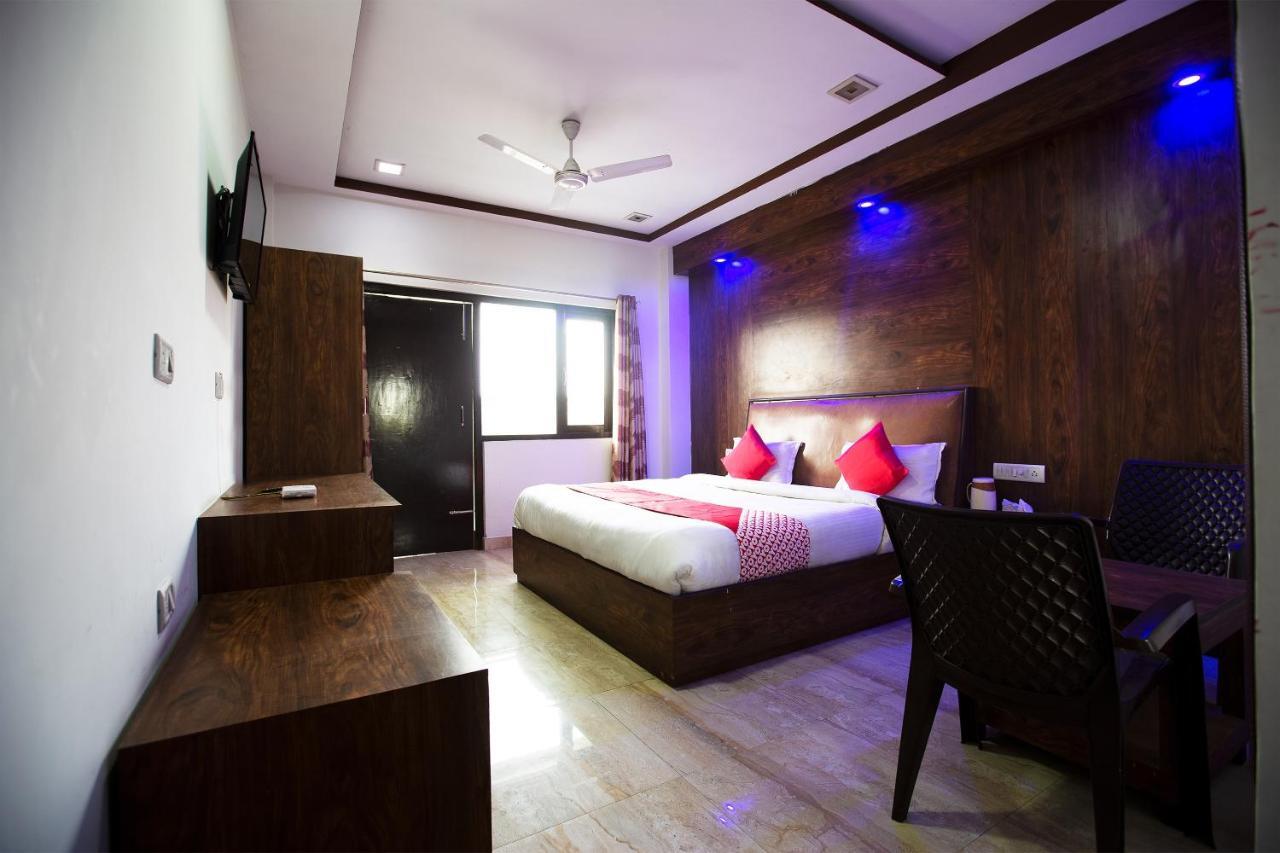 Oyo 44174 Hotel Mid Town Prime Harthala Zewnętrze zdjęcie