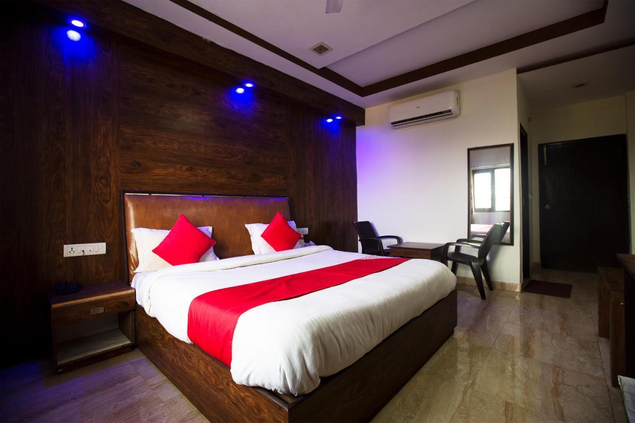 Oyo 44174 Hotel Mid Town Prime Harthala Zewnętrze zdjęcie
