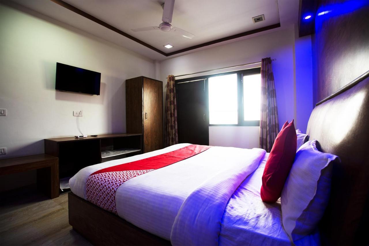 Oyo 44174 Hotel Mid Town Prime Harthala Zewnętrze zdjęcie