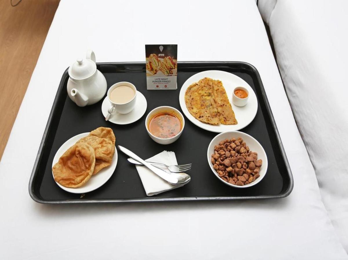 Oyo 44174 Hotel Mid Town Prime Harthala Zewnętrze zdjęcie